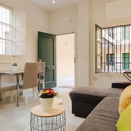 Homeyseville-Bright Apartment At Santa Cruz 4 Pax, Parking Optional المظهر الخارجي الصورة