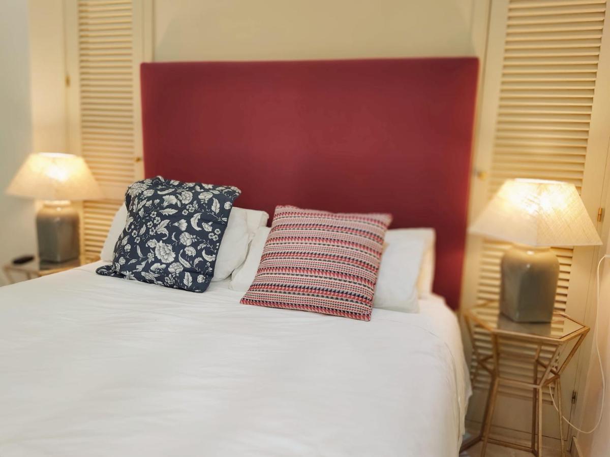 Homeyseville-Bright Apartment At Santa Cruz 4 Pax, Parking Optional المظهر الخارجي الصورة