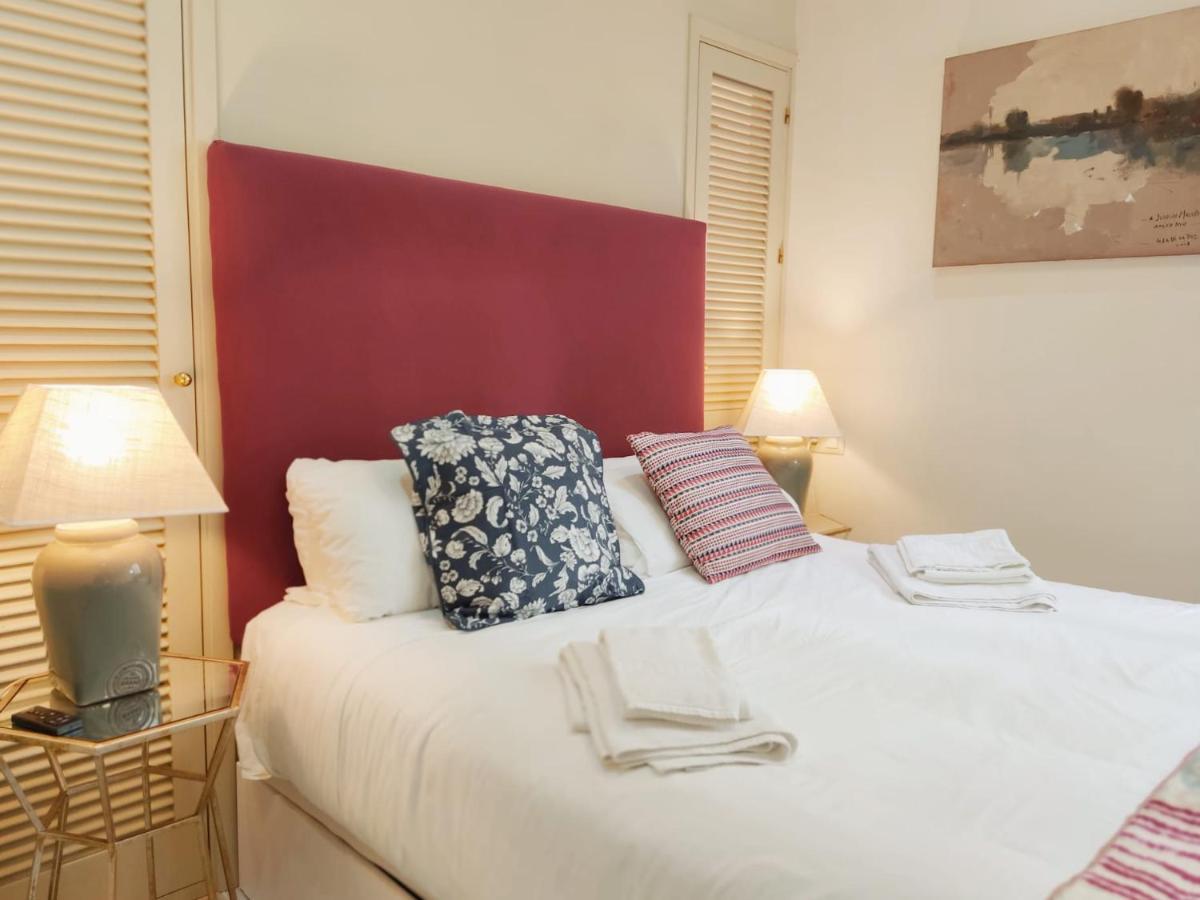 Homeyseville-Bright Apartment At Santa Cruz 4 Pax, Parking Optional المظهر الخارجي الصورة