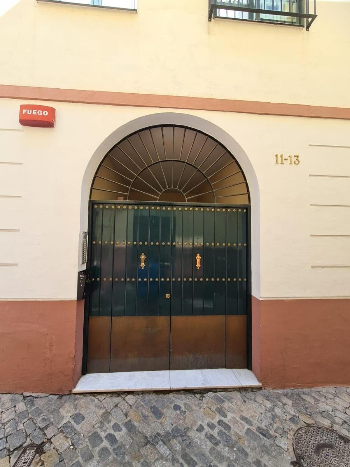 Homeyseville-Bright Apartment At Santa Cruz 4 Pax, Parking Optional المظهر الخارجي الصورة